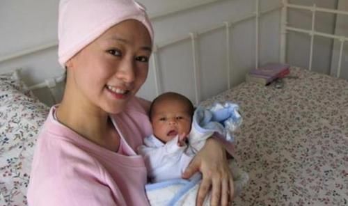 风头|最美外婆产房外走红,风头盖过婴儿,外婆:看我不如看我外孙