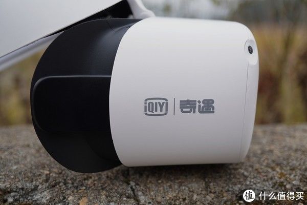 高通XR2|品质生活 篇八十九：高通XR2 & 6DoF，不到两千的爱奇艺奇遇Dream VR一体机值得入手吗？