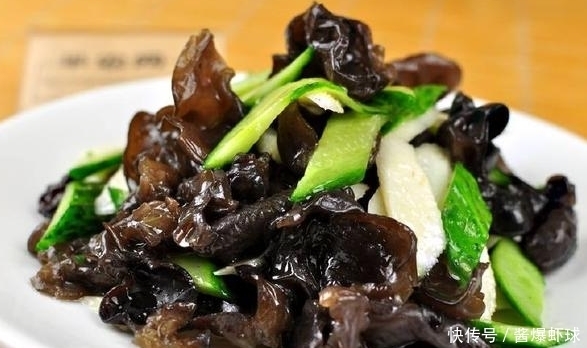 黑木耳配“一宝”,排出黑臭宿便,肚子小了,