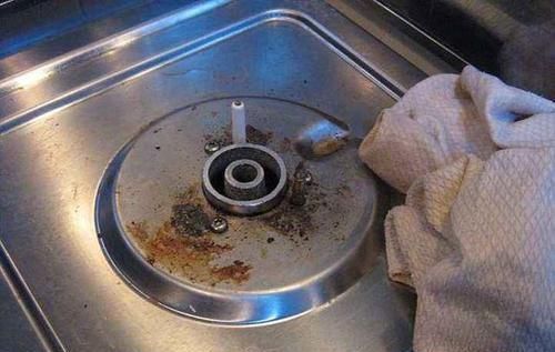 厨房灶具怎么都清洗不干净？不妨用这几个小妙招，简单又实用