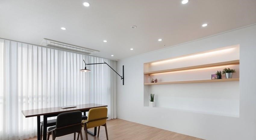 氛围感|理智选择“去客厅化”,只买一张沙发不做累赘设计,111㎡很舒服