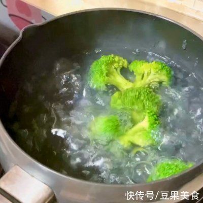 油醋汁|#一周减脂不重样#减脂蔬菜沙拉这样做，才好吃哦