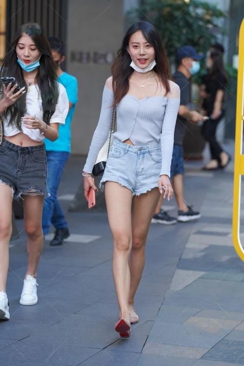 无与伦比、清纯灵秀、高雅靓丽的微胖小姐姐