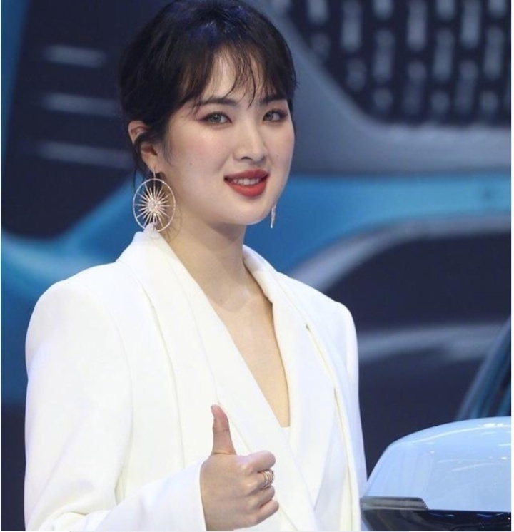 姚安娜|黄晓明问姚安娜,任正非每个月给她多少钱?姚安娜直接说没有限额