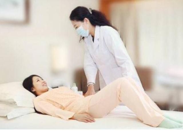 怀孕期间|90后宝妈晒娃引热议,娃没红、自己红了,身材保养得真好