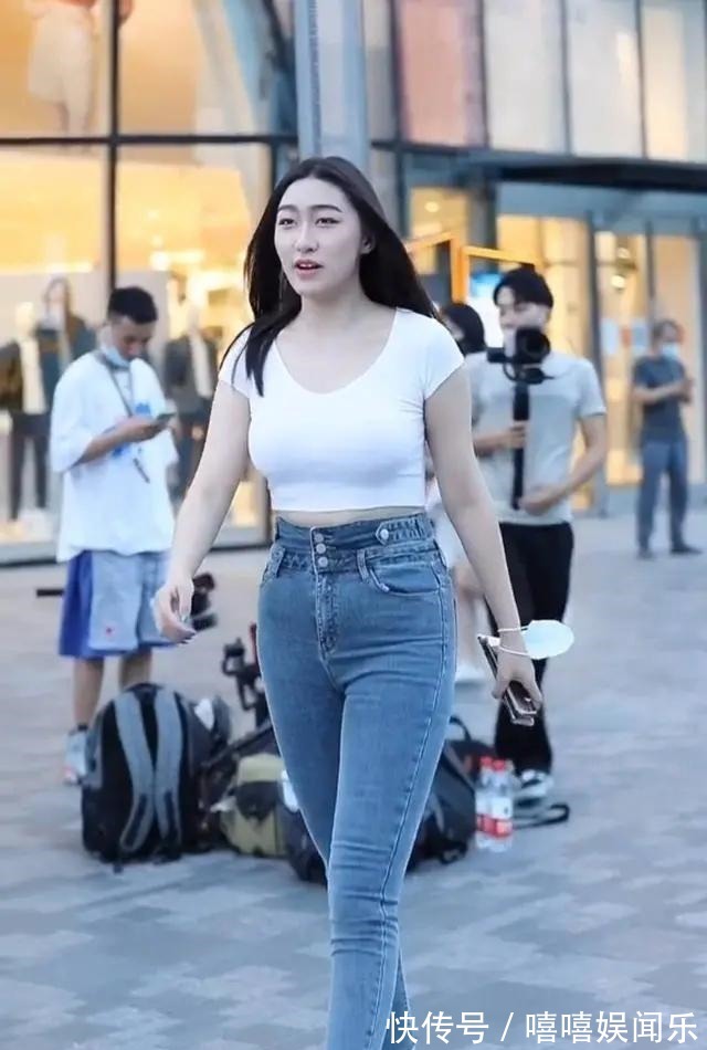 阔腿裤 束腰贴身的瑜伽裤,简约中透着个性感,颜值过人!