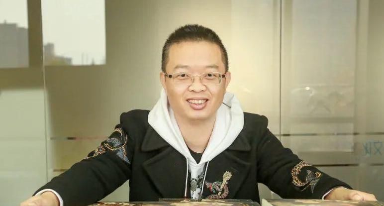 写书11年，中途还曾卖过被子，但他终究成了最顶级网文大神作家