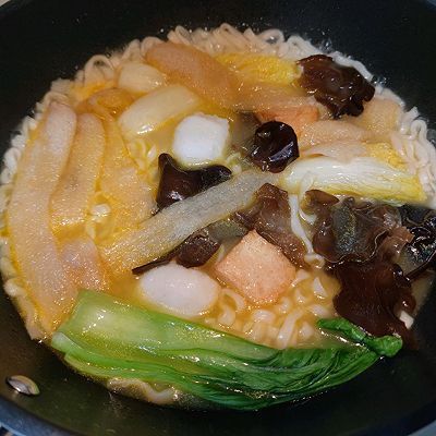 金汤花胶鸡火锅面