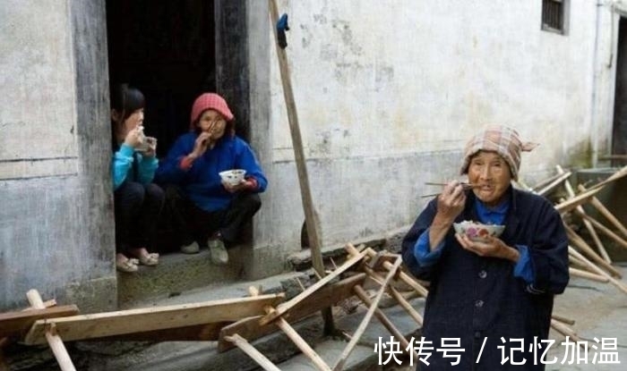 五六十年代的人把咸菜当菜吃,还顿顿吃,为何很少有得高血压的?