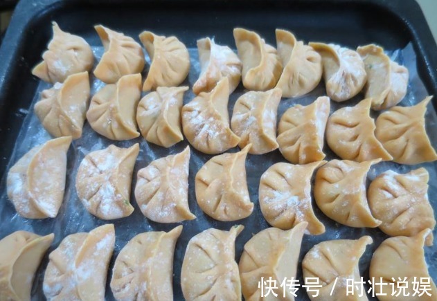 包好饺子，直接冻冰箱就错了！教你2个方法，放半年不开裂不粘连