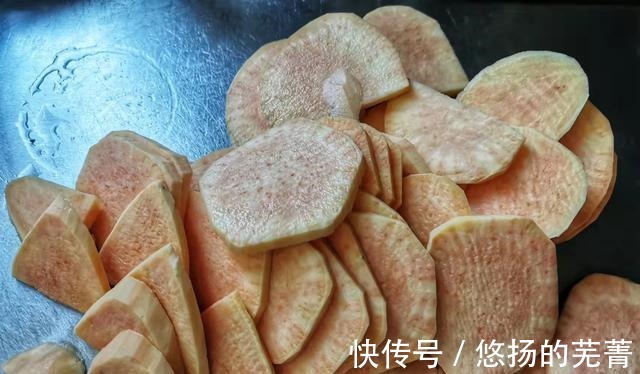 寒冷的冬天最馋这红薯流心派，香甜美味有营养，做法简单适合小白！