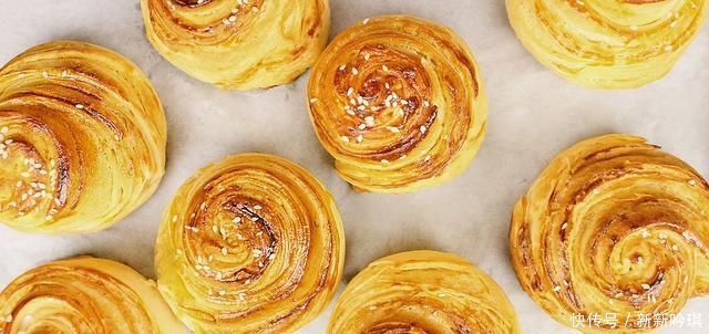 面团|手撕面包这样做,柔软筋道又拉丝,一层一层撕着吃,太香了