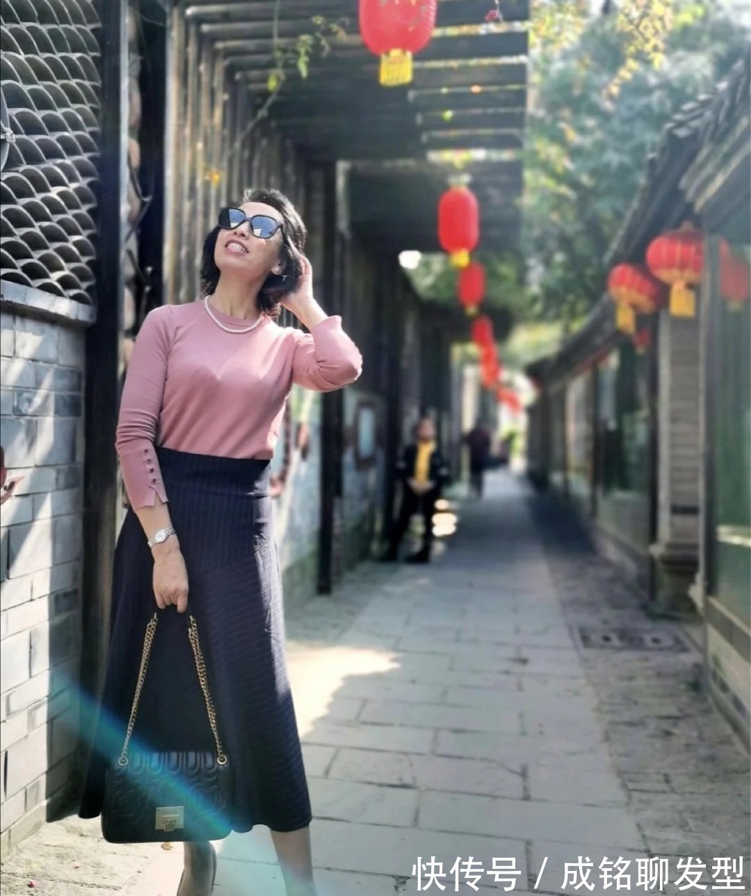 包臀裙 建议五六十岁的女人,日常穿搭别太花哨,不好搭配还会显得俗气