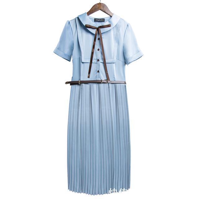 连衣裙 穿上修身连衣裙,美得像个小妖精