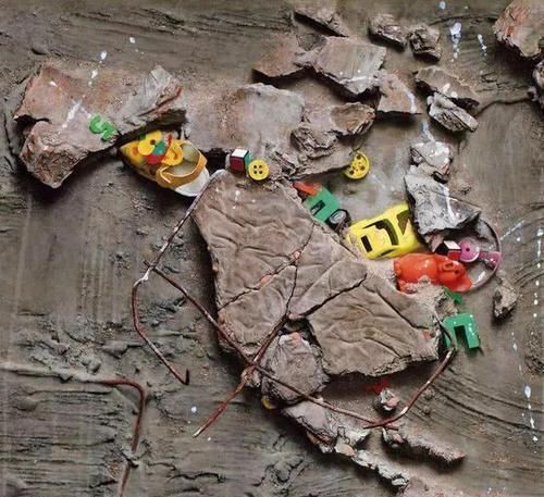 垃圾堆$他画一个“垃圾堆”,却卖了4370万,网友不解,专家暗藏个惨案