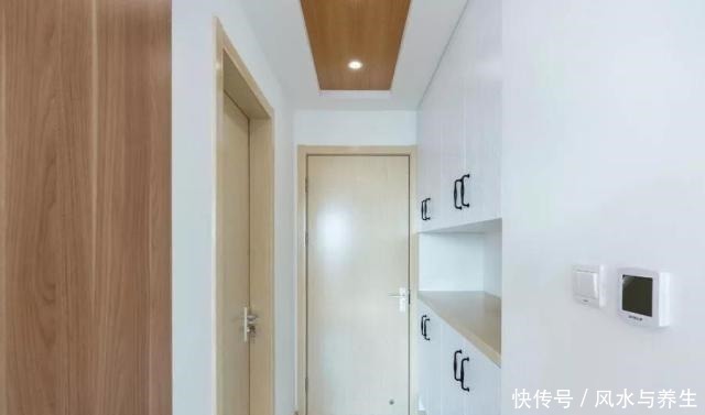 墙面|新房终于完工,一进门就被玄关迷住,每个细节都很喜欢,太漂亮了!