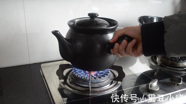 知识|煤气灶的左边不能炒菜？我也才知道，多亏燃气师傅提醒，涨知识了