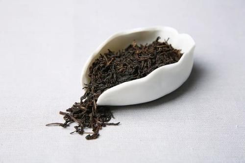 防癌|白开水加点料,晨饮通便祛湿、晚喝助眠防癌!一杯下肚,全身都舒畅