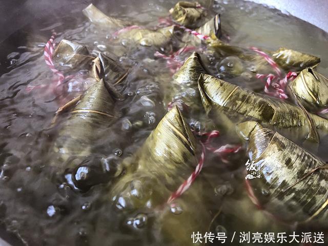 热水|煮粽子时,冷水下锅还是热水下锅不懂先看看,粽子软糯不夹生