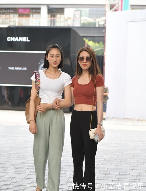 穿搭 休闲风的“拖地裤”穿搭,既显身材又有气质,轻松展示个人魅力!