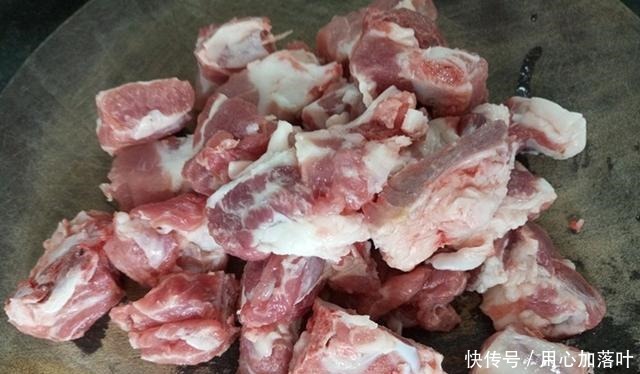 红烧排骨家常做法,色泽红亮诱人胃口,鲜香入味非常好吃又下饭