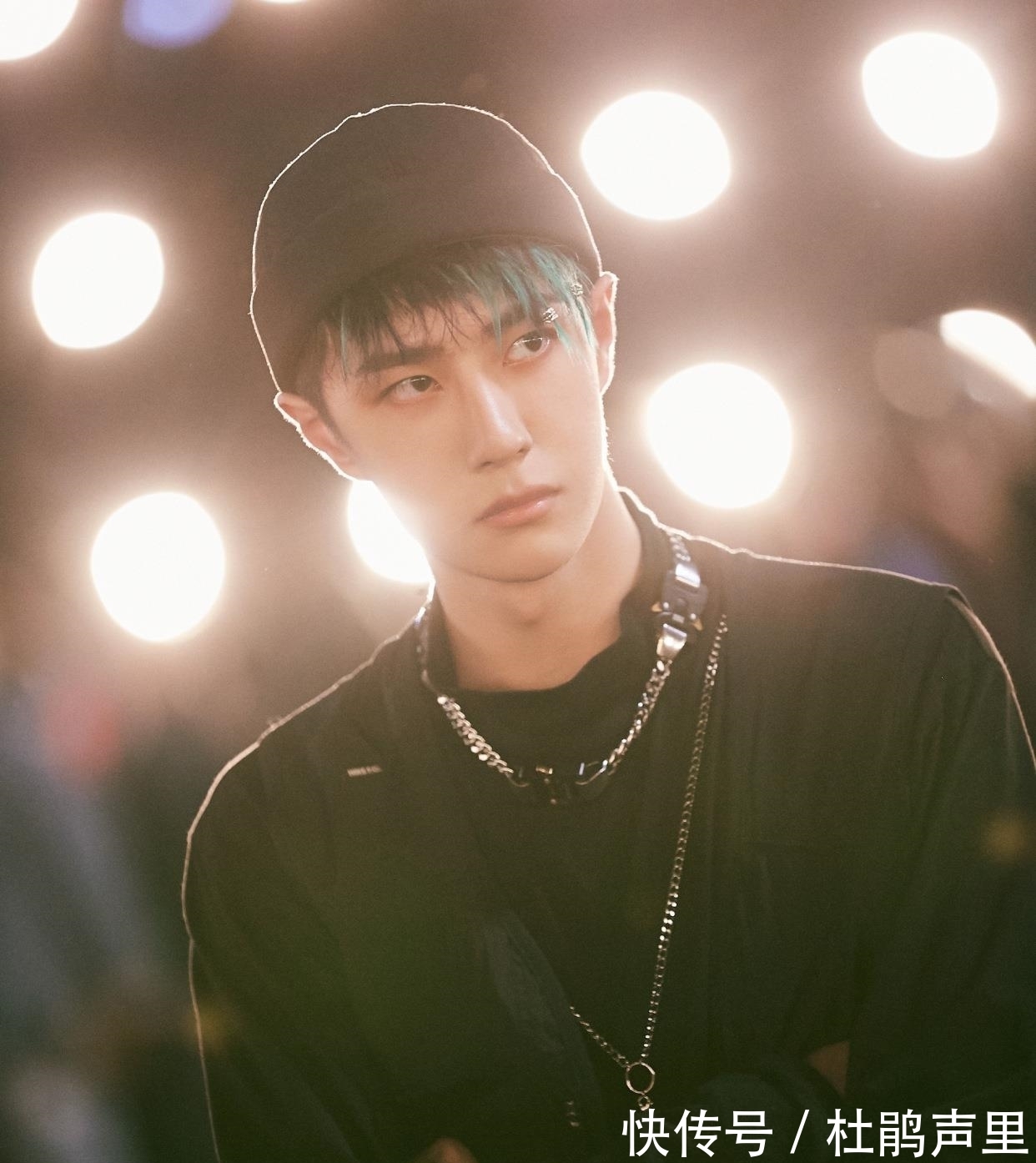 王一博|王炸來襲,真人秀《這就是街舞》男神王一博swag挑眉殺