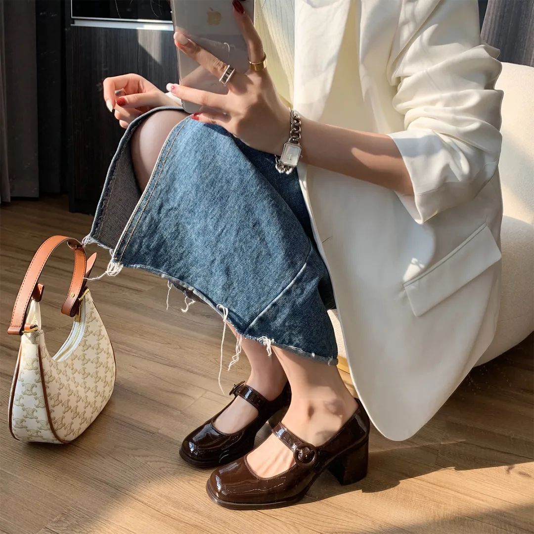 玛丽珍鞋|你的凉鞋烂大街了！今夏流行这几双，百搭又凉快