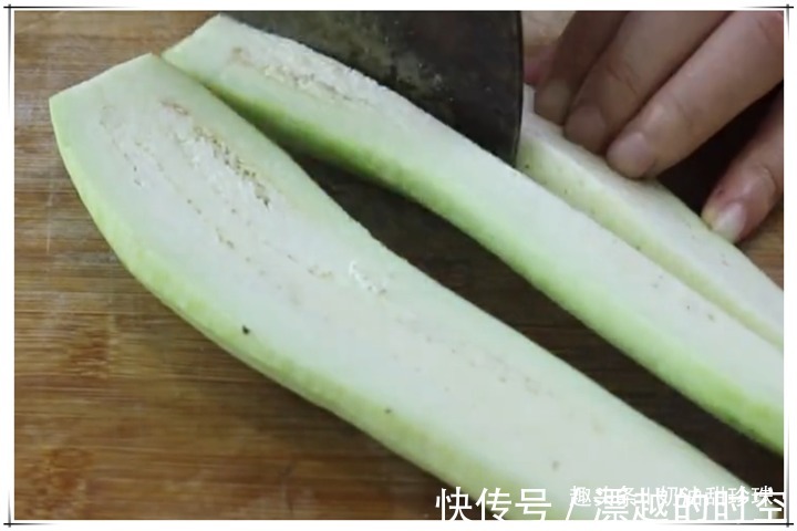 肉末茄子最好吃的做法,吃起来比肉都香,每次炒10根茄子都不够
