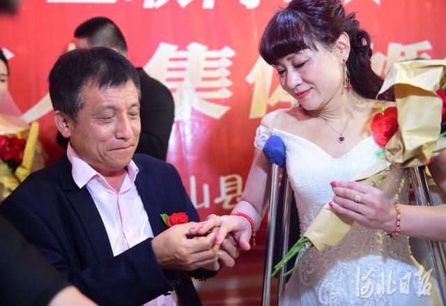 河北沧州:十五对残疾人喜结连理
