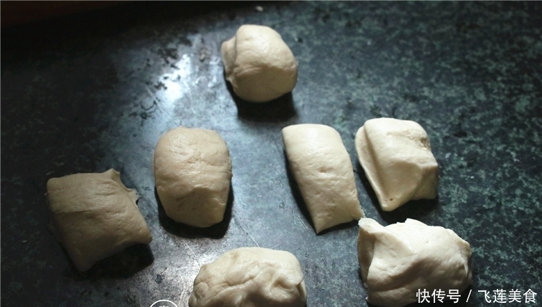 鲜香|用此食材做包子,相信很多人没吃过,蓬松柔软,鲜香多汁很诱人