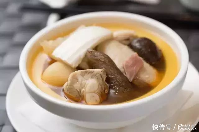 年夜饭寓意老好的几道菜,好吃、好看,家人吃得满意吃出幸福