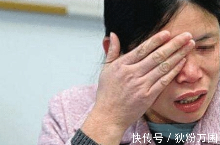 监控|女儿总粘着保姆,家人疑惑不解,查看家里监控,果断给保姆涨工资