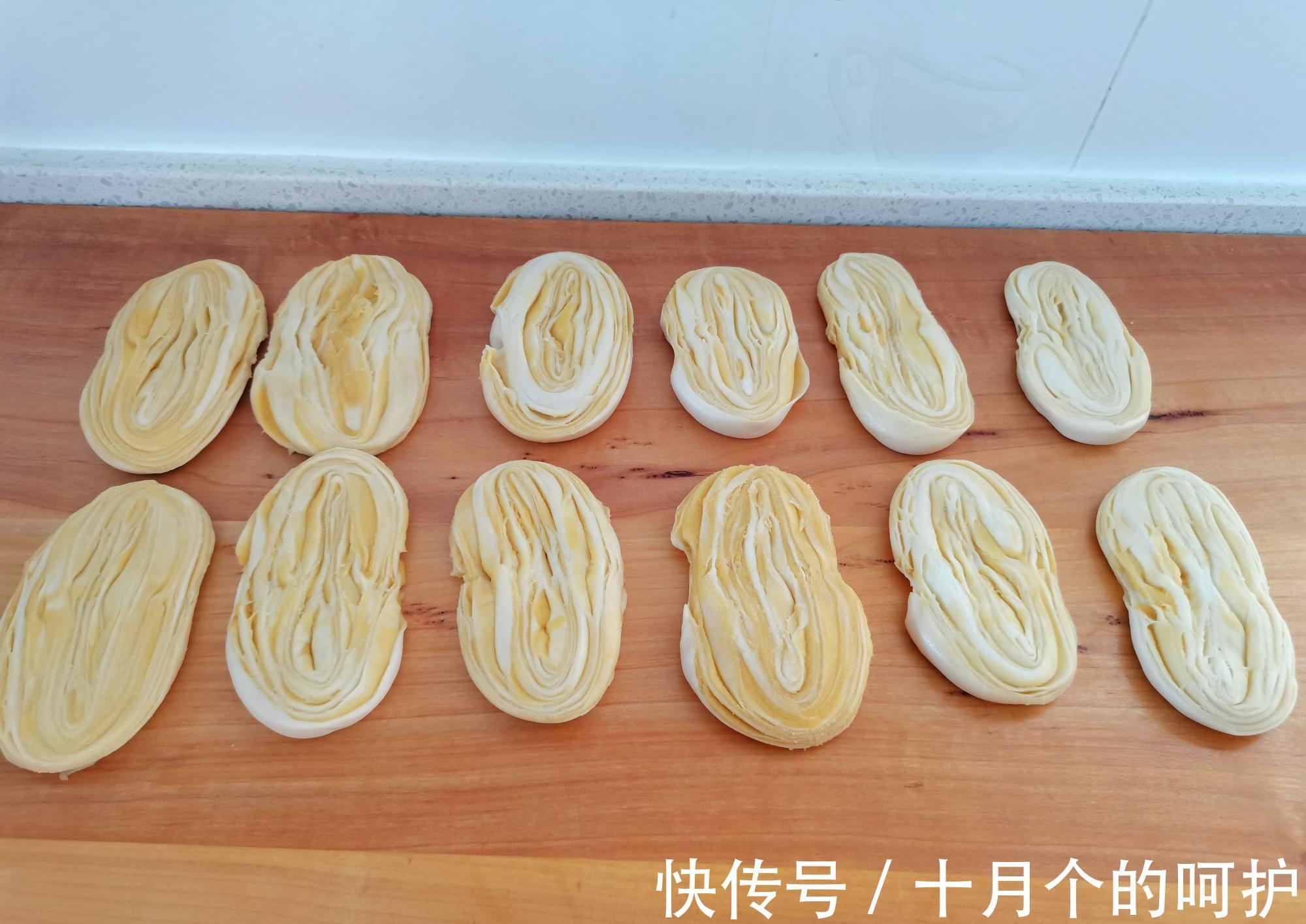 最简单的烧饼做法,又香又酥,吃一次还想吃