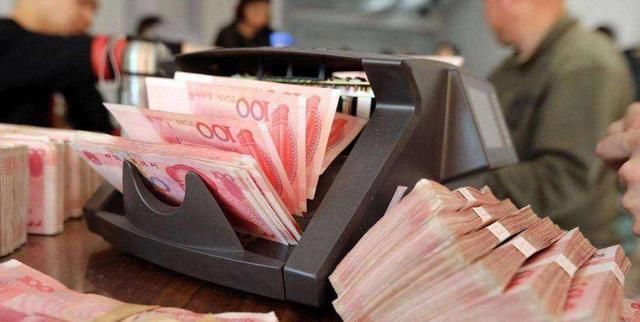 刚需|手上有30万现金，是存着还是买房？过来人：选错就是吃大亏