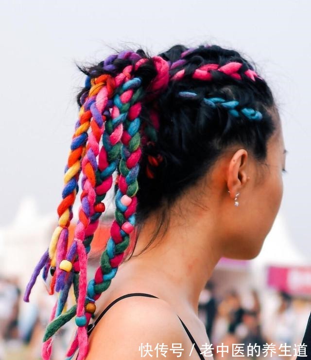 时尚 嘻哈风必备发型,脏辫造型逐渐走向潮流,炫酷又帅气!