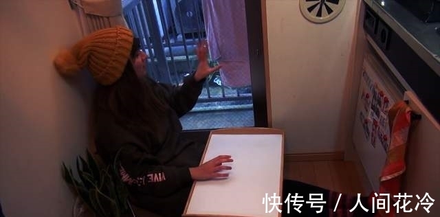 艾玛|女孩蜗居在8平方米公寓里,生活设施一应俱全,月租3800贵吗?