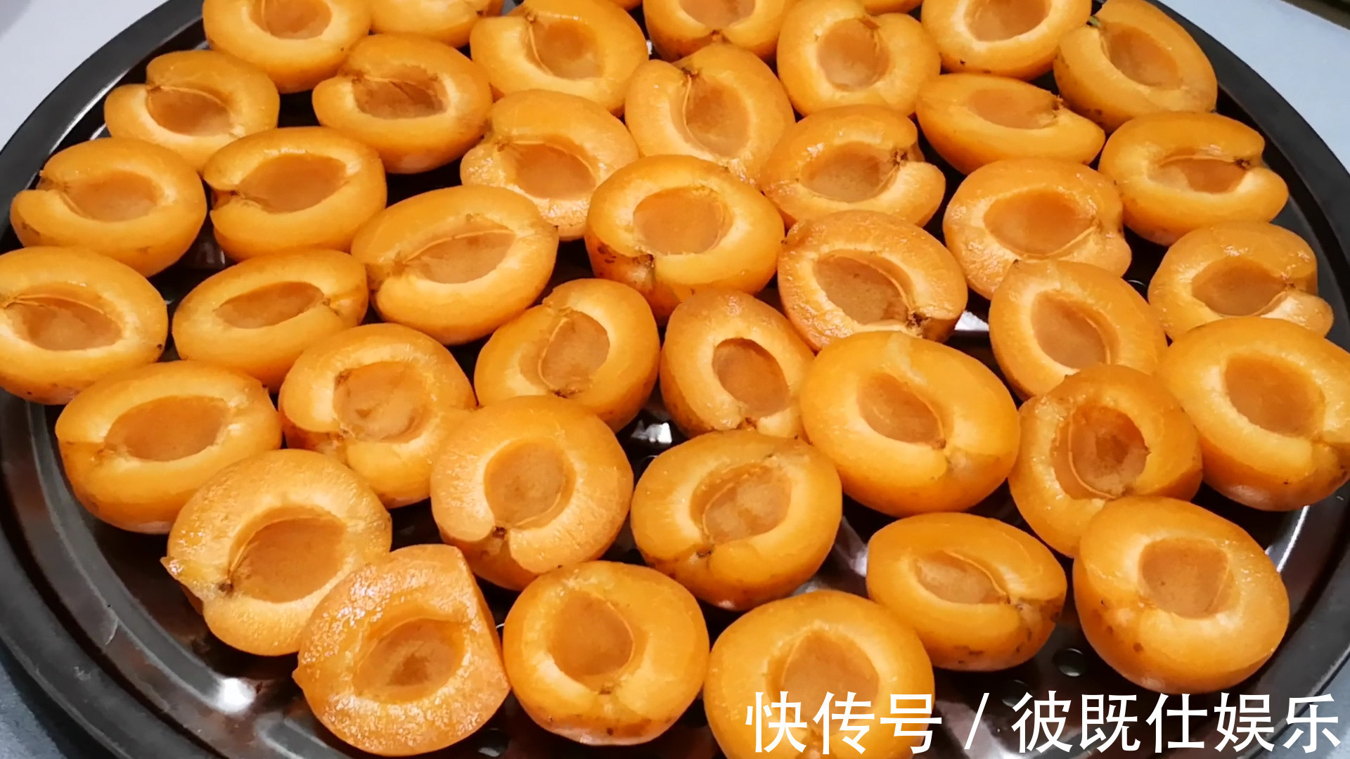 6月此果正当季,营养极高,才1元一斤,煮一煮存起来,好吃又方便
