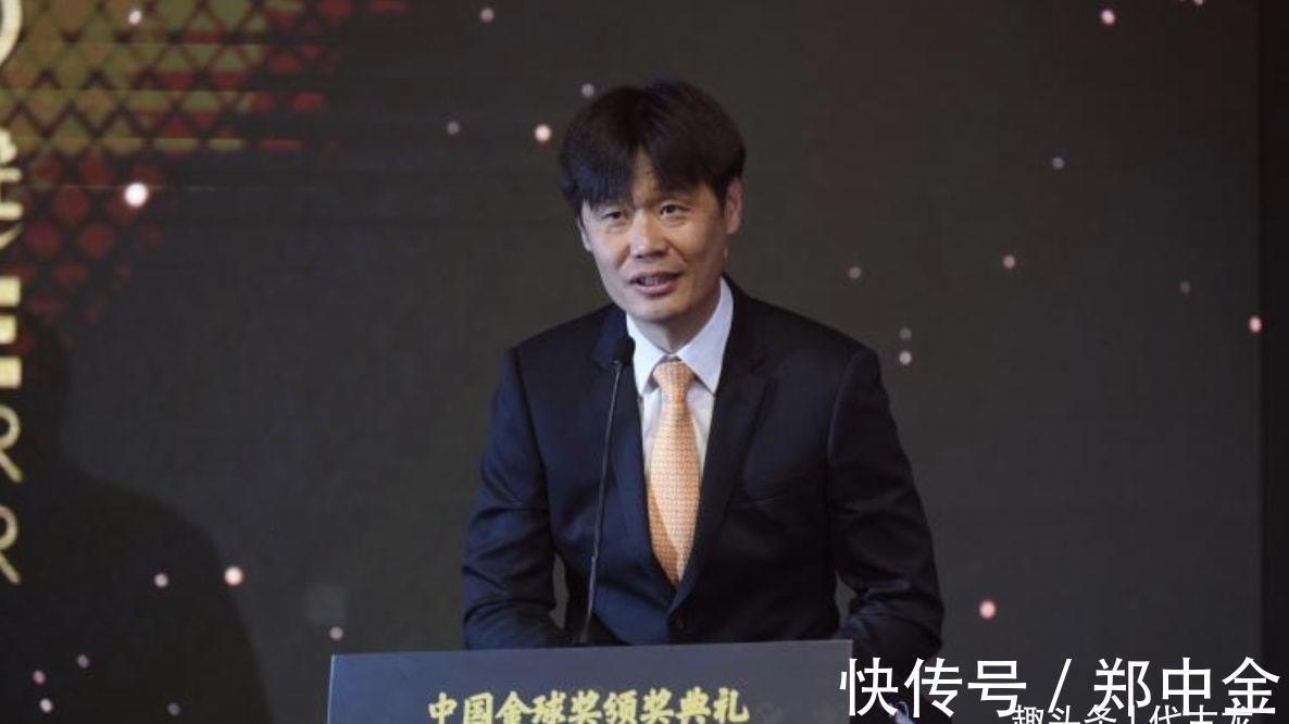 国足|9大名将驰援！李霄鹏组建超豪华教练组，国足首战拿日本队开刀