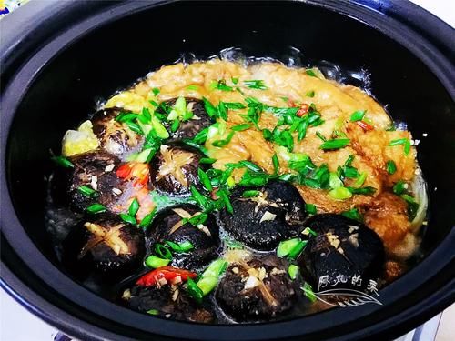  实惠|天冷了，最喜欢砂锅炖白菜，不加猪肉也很好吃，美味又实惠