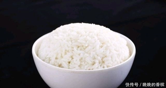 免费|小伙卖“良心”面,10元一份,免费加面,顾客套路太深,吃不起