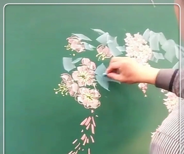 粉笔画#美术老师用粉笔画“桃花林”，美到睁不开眼，网友：我家墙还空着