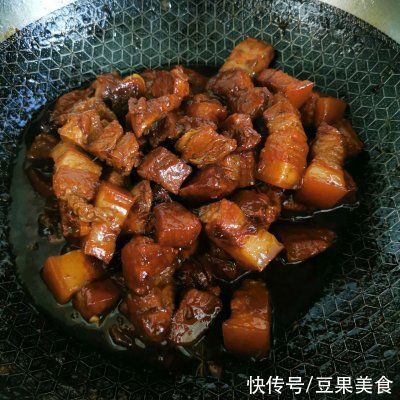 红烧肉最过瘾的吃法，做一次都不够吃