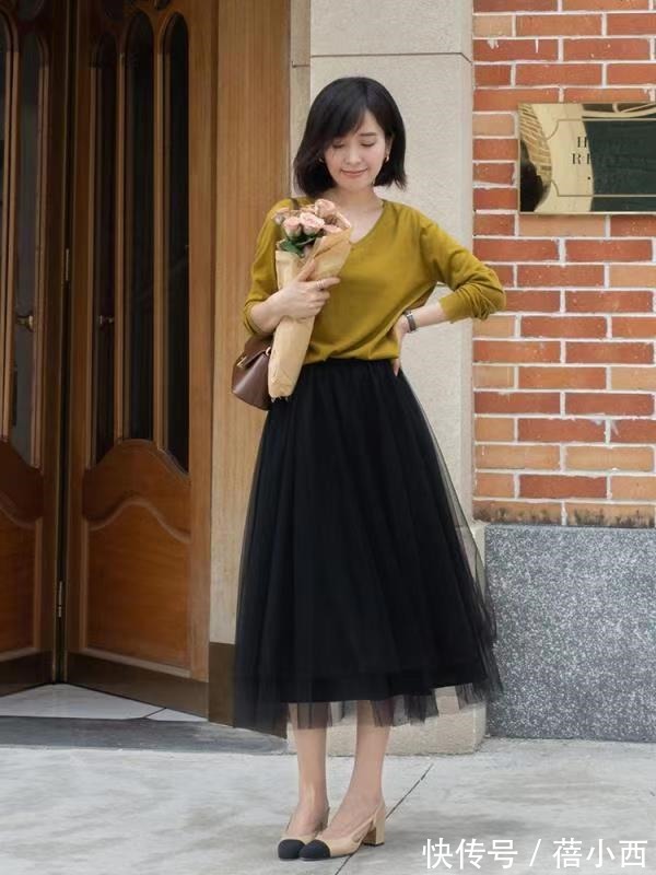 半身裙|秋天穿适合自己的半身裙太重要了,看穿搭示范,少走弯路提升气质
