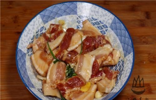 猪毛不火烤,不用手剃,学会一招,包你猪皮上的猪毛一根不见