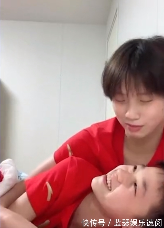 陳芋汐|全紅嬋陳芋汐“秀恩愛(ài)”!紅姐:親我一口啊,陳芋汐:我的天啊