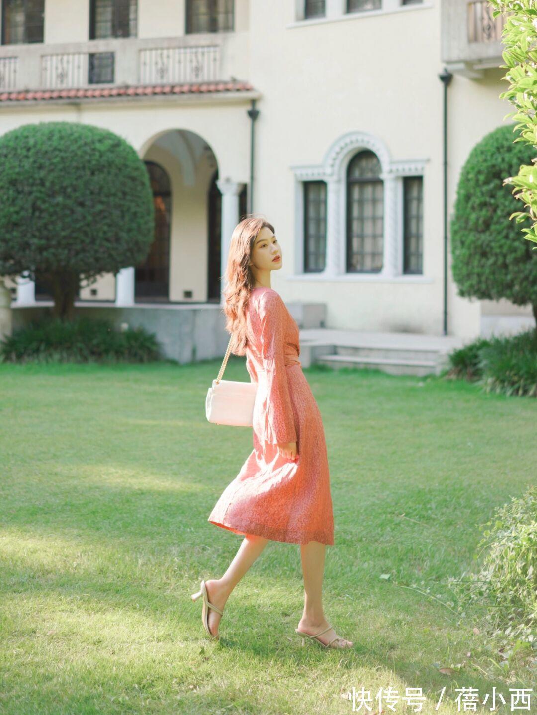 优雅 40岁女人穿衣要讲究点,学博主的连衣裙、半身裙搭配,优雅又体面