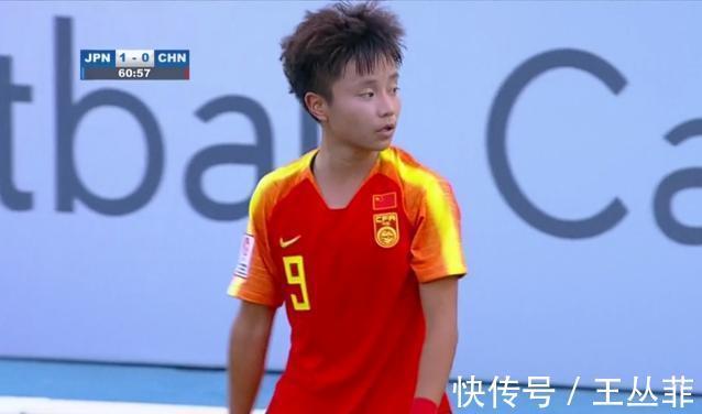天才|中国国家队2022首球诞生!王霜136秒闪击后比心,00后天才闪耀