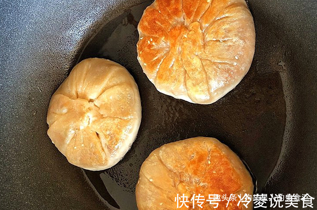 鸡肉饼用这个方法做就够了，外皮香酥脆，内馅鲜美多汁，太香了！