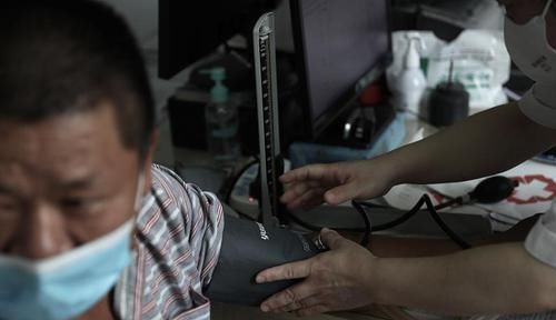 想体检,不知道该查什么?提醒:日常体检查这4项或许就够了!