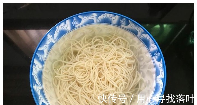 盖浇面|10分钟搞定全家早餐,鲜美好吃,营养健康,不用早起特省事儿!